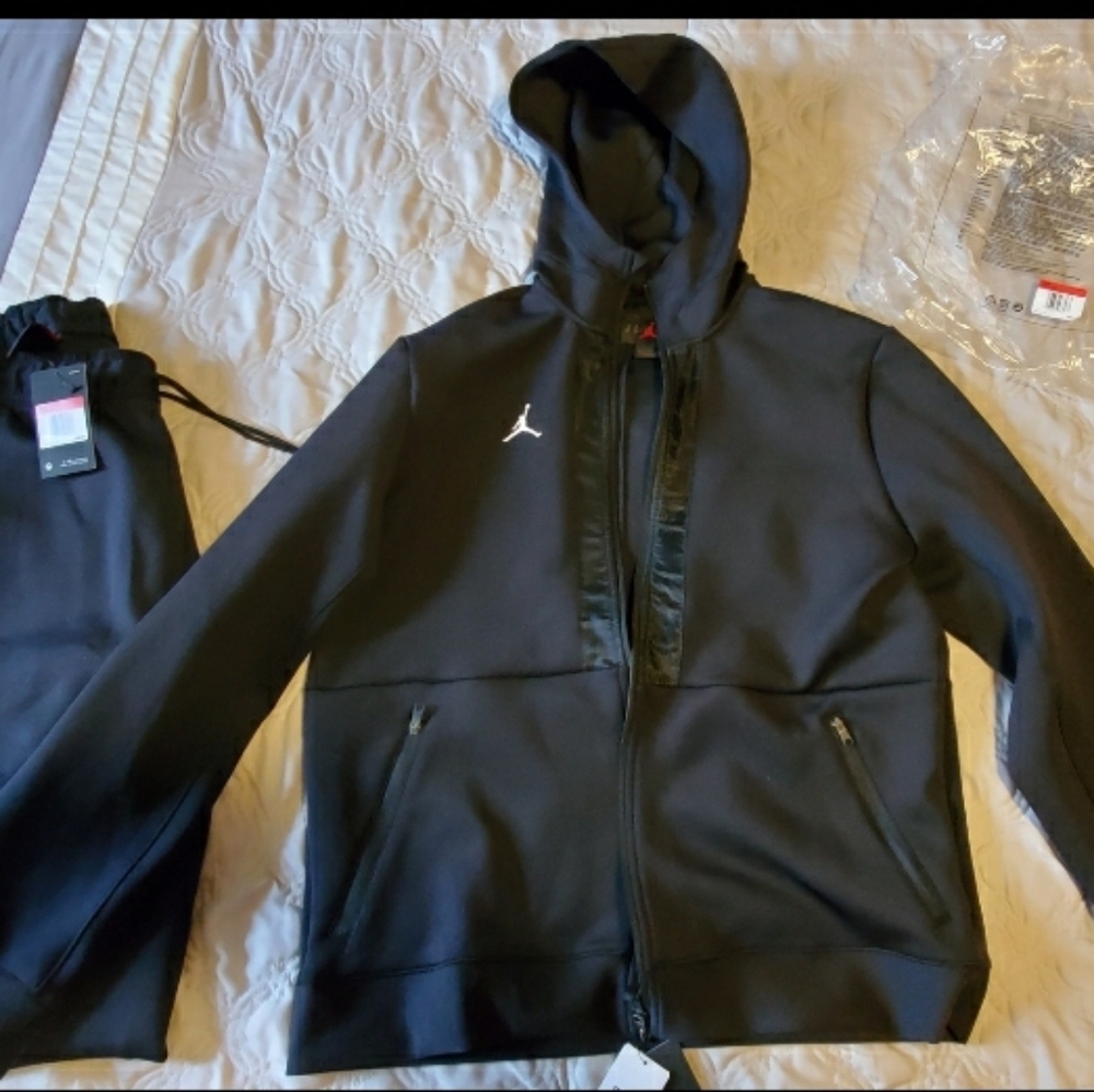 Jordan Jogging Suit large top and bottom